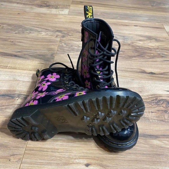 Women’s Wore Once Floral Doc Marten Boots - Picture 4 of 6